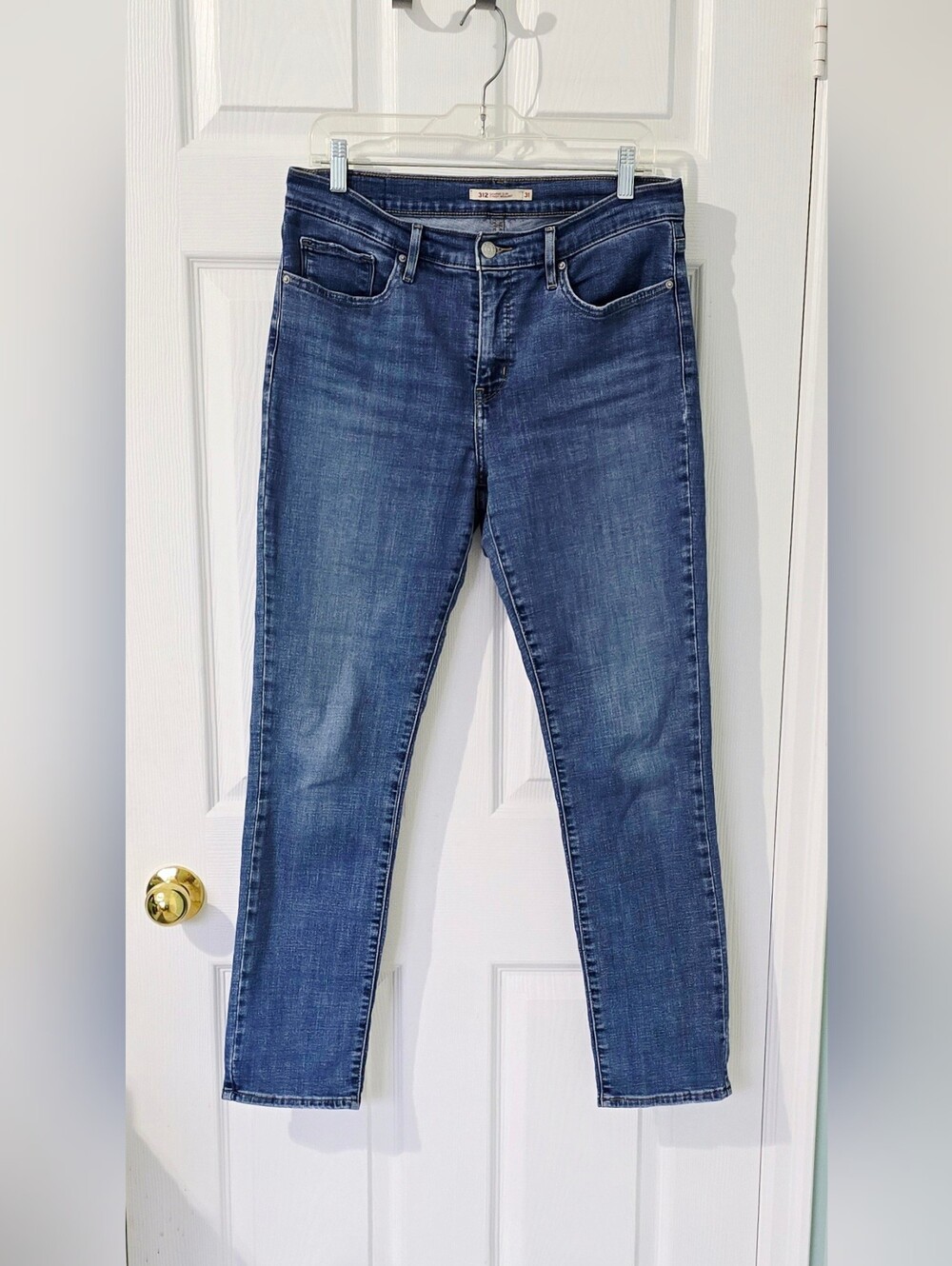 Levi's 312 Women's Shaping Slim Jeans in Medium Blue Wash Size W31 L30